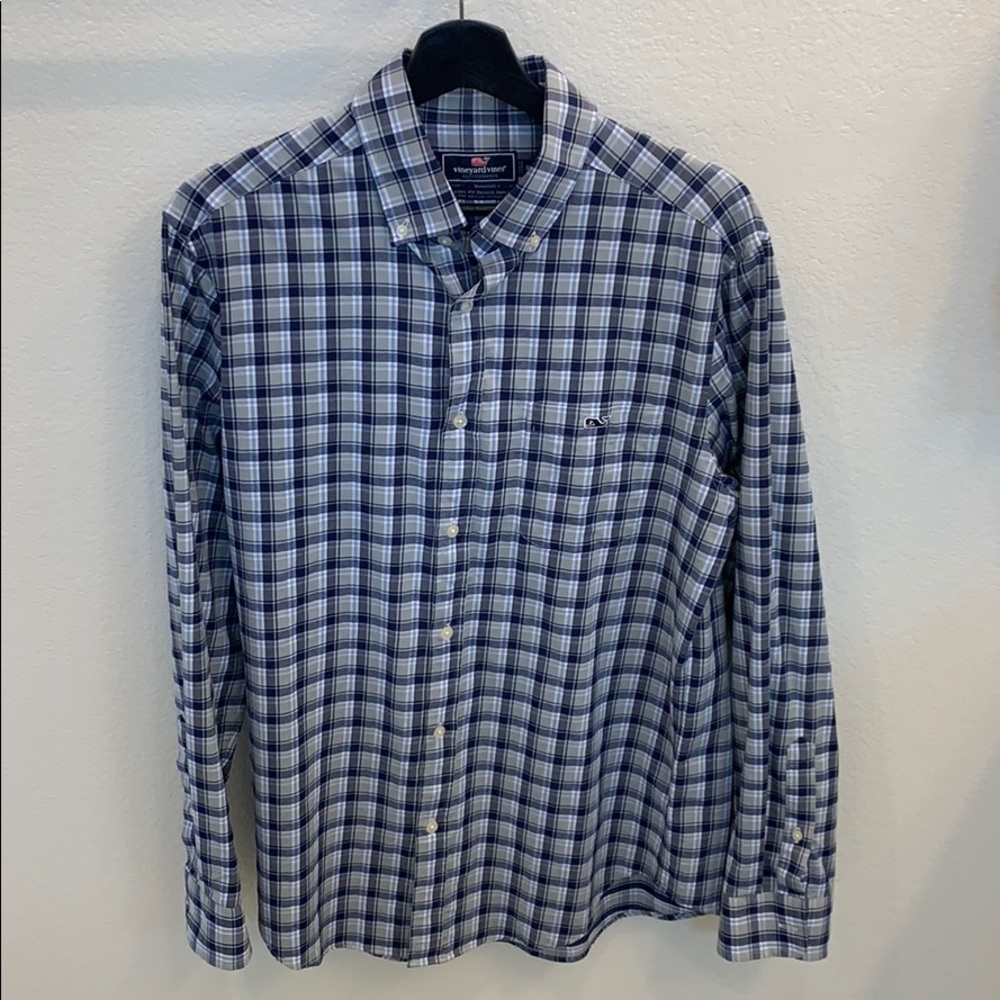 Almost new vineyard vines shirt